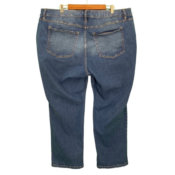 Lane Bryant Short Inseam Signature Fit Mid-Rise Straight Leg Jeans - Picture 9 of 15